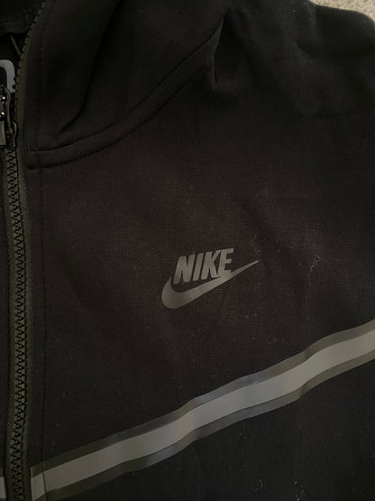 Nike Tech Fleece Black - Icy Clothes Ro