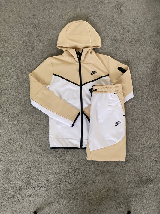Nike Tech Fleece Cream/White - Icy Clothes Ro
